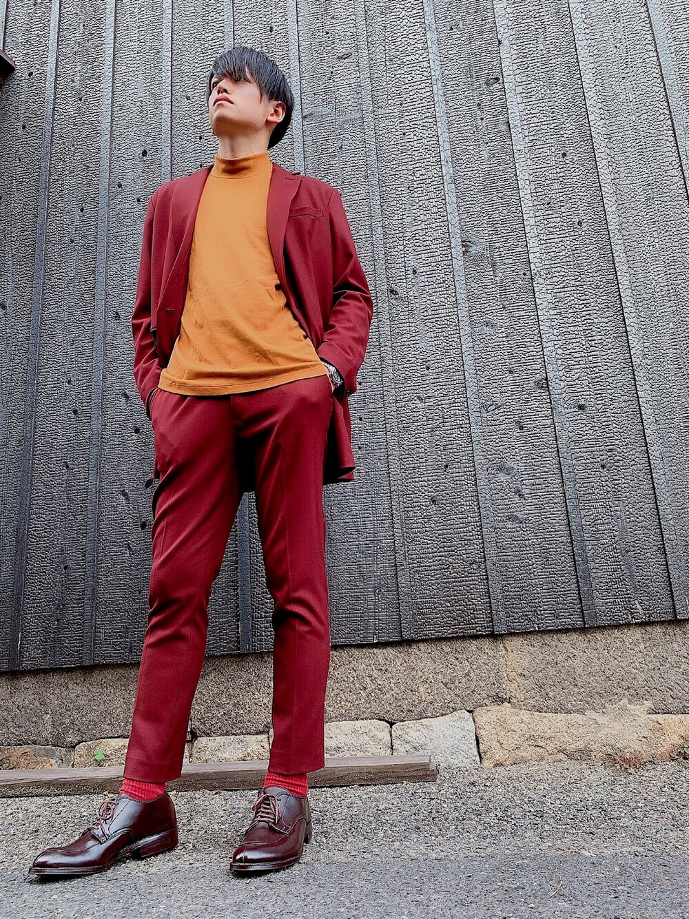 「wearhalloween2019、いいね、save、フォローお願いします🤑、セットアップ、ハロウィン、相互フォロー、いいね返し、紫、スーツスタイル、秋のコーデ、Lui's」｜「Lui'sのウォームコーケット セットアップ（テーラードジャケット、レッド系）」を使った、日本の米は世界一さん（メンズ・174cm）の秋コーディネートの1枚目の写真