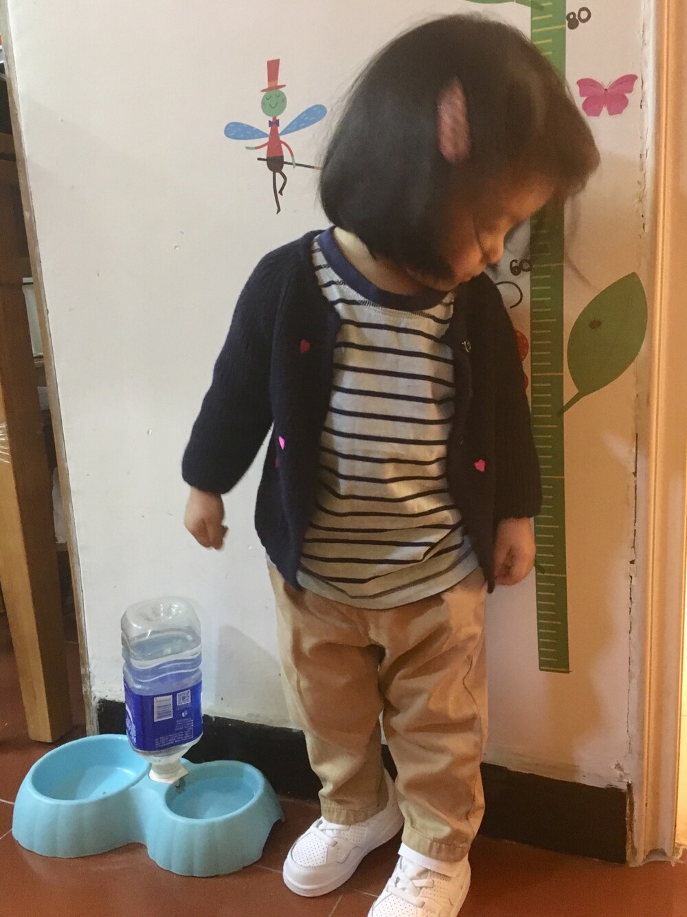 「秋コーデ、小白鞋、针织开衫、SON OF FORCE LOW」｜「Carter'sのアイテム（Tシャツ/カットソー、ブルー系）」を使った、火星傻瓜豬さん（キッズ・80cm）の秋コーディネートの1枚目の写真