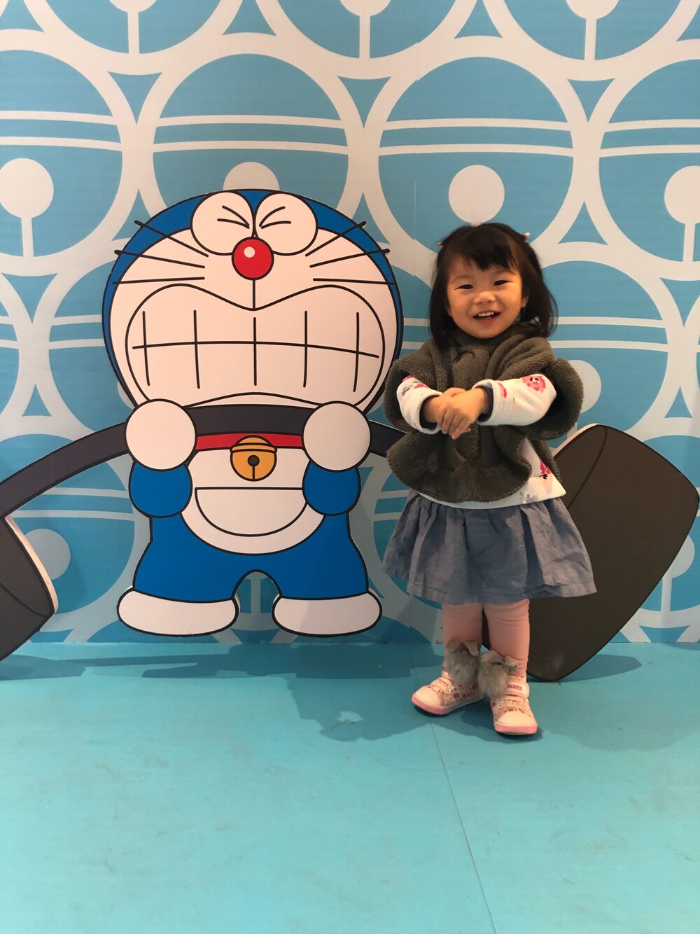 「冬コーデ、GAPbaby」｜「babyGAPのアイテム（ワンピース、ブルー系）」を使った、火星傻瓜豬さん（キッズ・80cm）の冬コーディネートの1枚目の写真