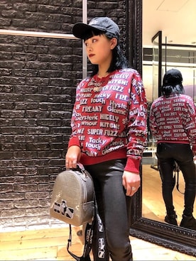 「アイテム（バックパック/リュック、シルバー系）」を使った、aykさん（レディース・157cm）の冬コーディネート