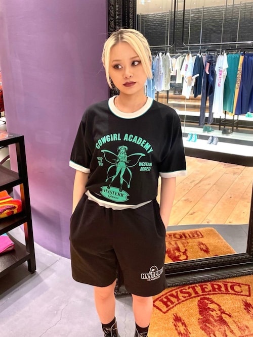 Aki。ヒステリックグラマー　Tシャツ　ヒスガール　ビックロゴ　黒 Amazon | ヒステリックグラマー ギターガール ビックロゴ T