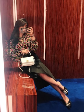 「BALENCIAGA」｜「アイテム（パンプス）」を使った、tsangmeimeiさん（レディース・157cm）の秋コーディネート