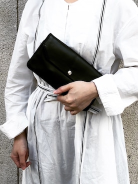 「アイテム（クラッチバッグ）」を使った、RAYANさん（レディース・161cm）の夏コーディネート