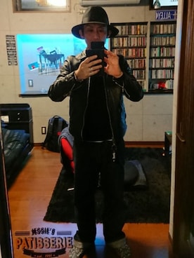 「schott（ショット）のSchott×FREAK'S STORE/ショット×フリークスストア 別注レザージップジャケット（ライダースジャケット）」を使った、RA$H-KOOさん（メンズ・174cm）の冬コーディネート