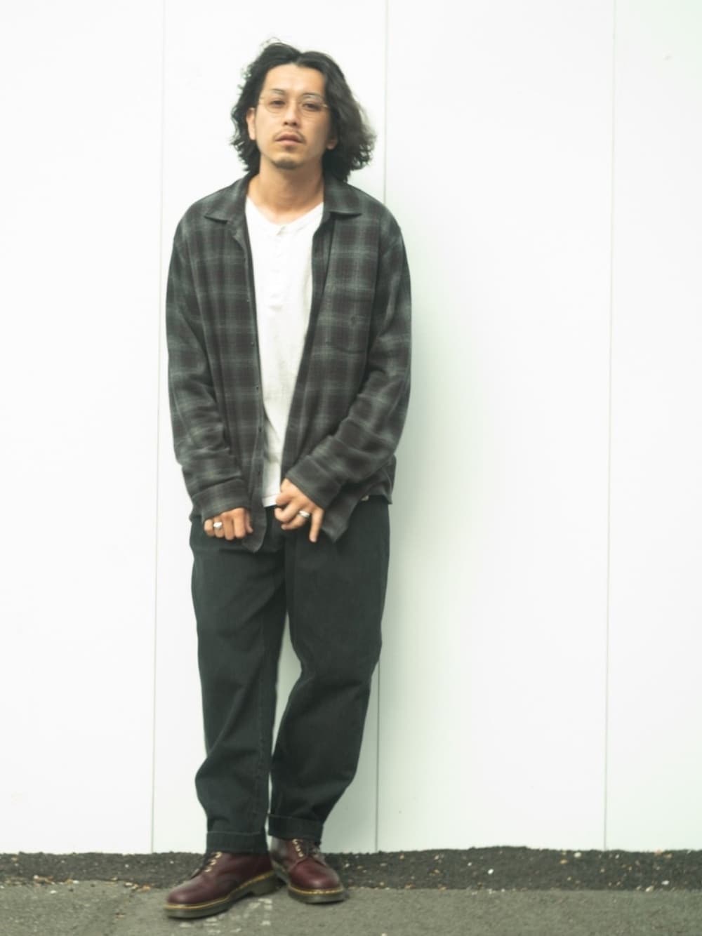 「mykita、古着MIX、オンブレーチェックシャツ、ヘンリーネック、goodon、stein、ワイドデニムパンツ、Dr.Martens、春コーデ、グリーン」｜「Instagramのアイテム（その他、その他）」を使った、takahiro kawashimaさん（メンズ・175cm）の春コーディネートの1枚目の写真