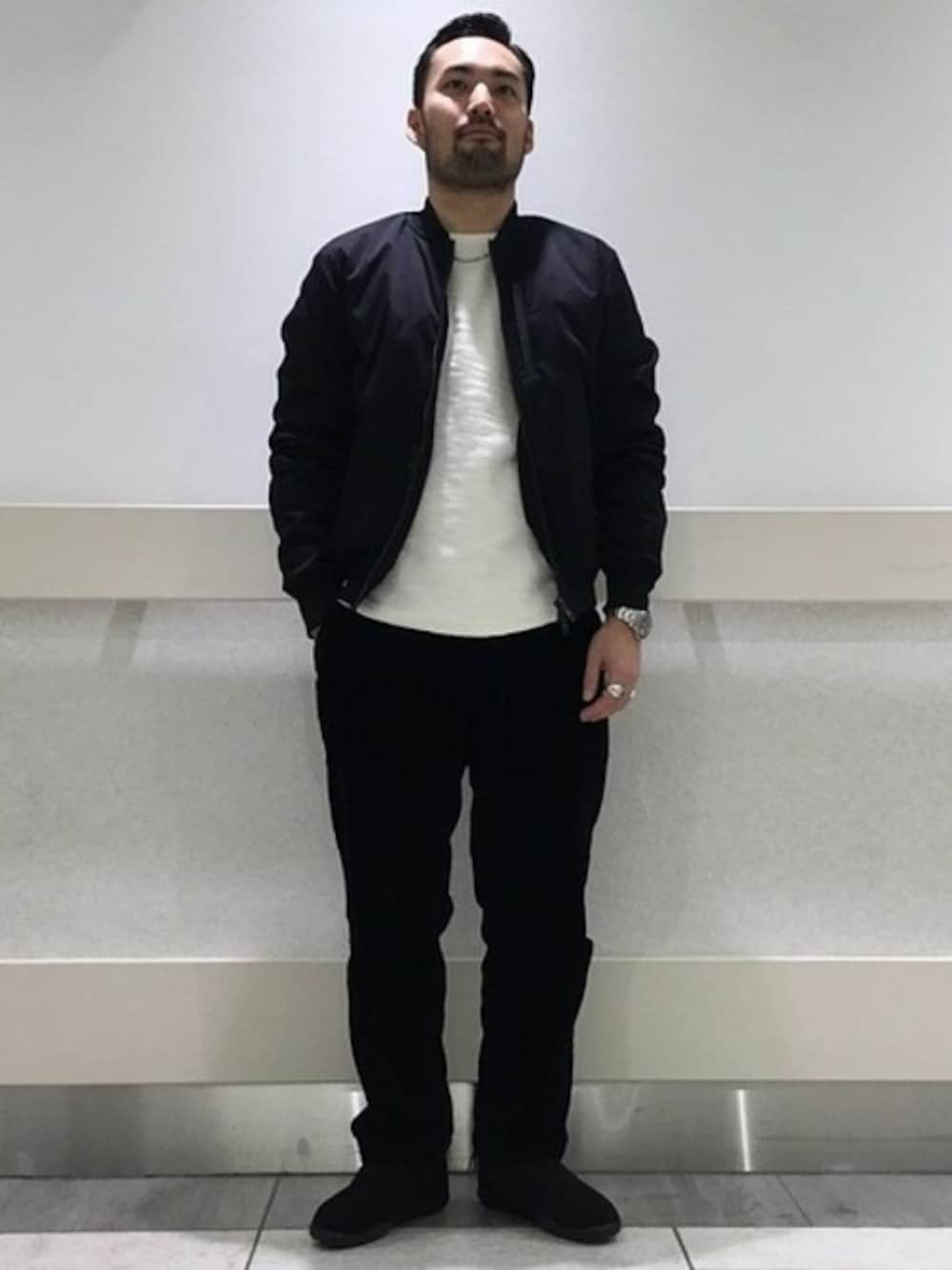 「MA-1、中綿ジャケット、コーデュロイパンツ、journal standard、クルーネック、秋コーデ、カタログ掲載、2017AW、コールチノ、裏毛起毛」｜「JOURNAL STANDARDのストレッチテクノMA-1#（MA-1、ブラック系）」を使った、yoshihikoさん（メンズ・173cm）の秋コーディネートの1枚目の写真