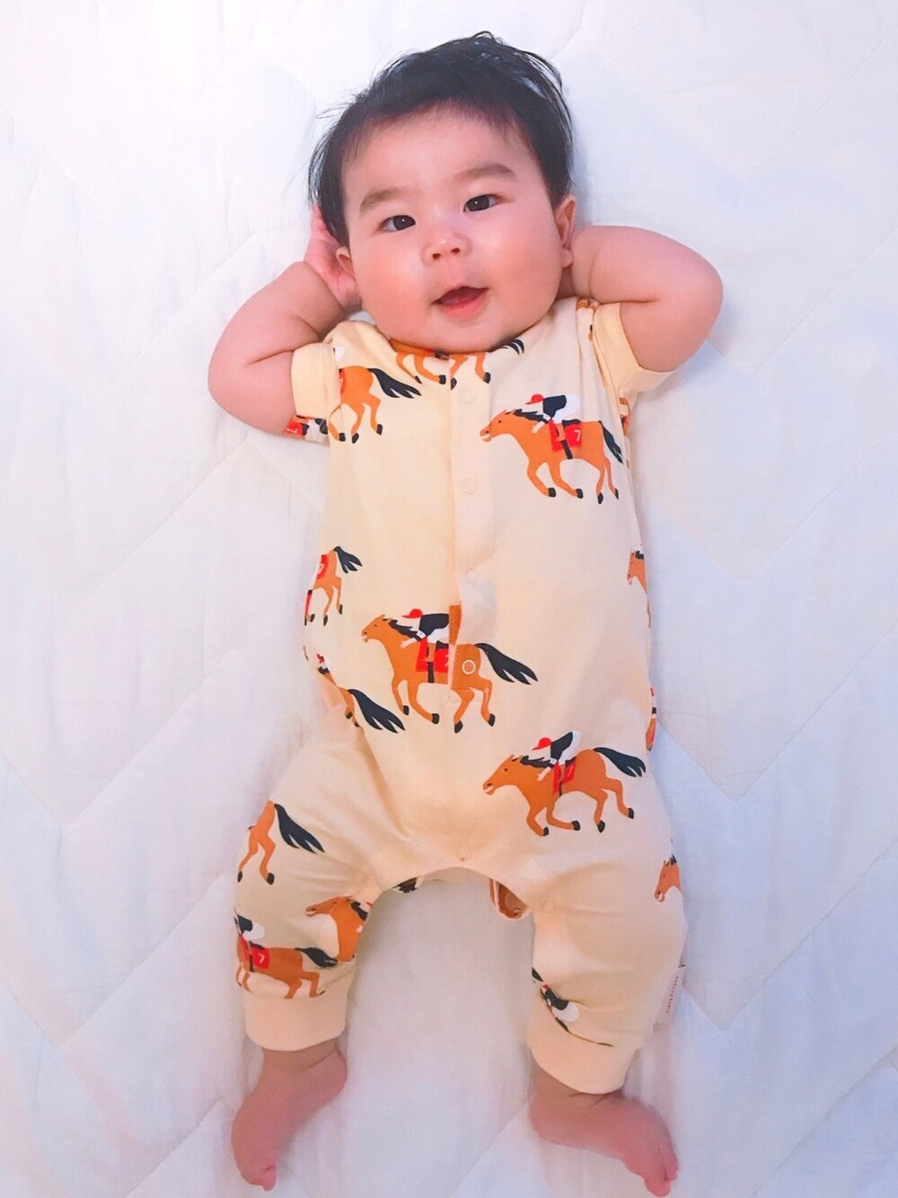 「赤ちゃん、赤ちゃんコーデ、ロンパース、男の子、男の子コーデ、むすこーで」｜「tiny cottonsのアイテム（ロンパース、ベージュ系）」を使った、ほっぺくんさん（キッズ・61cm）の夏コーディネートの1枚目の写真