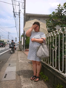 「BACK NUMBER（バックナンバー）のアイテム（ビーチサンダル）」を使った、かおりんさん（レディース・156cm）の夏コーディネート