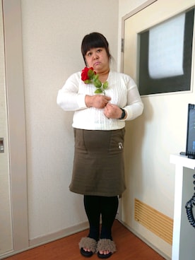 「アイテム（ルームシューズ/スリッパ）」を使った、かおりんさん（レディース・156cm）の秋コーディネート
