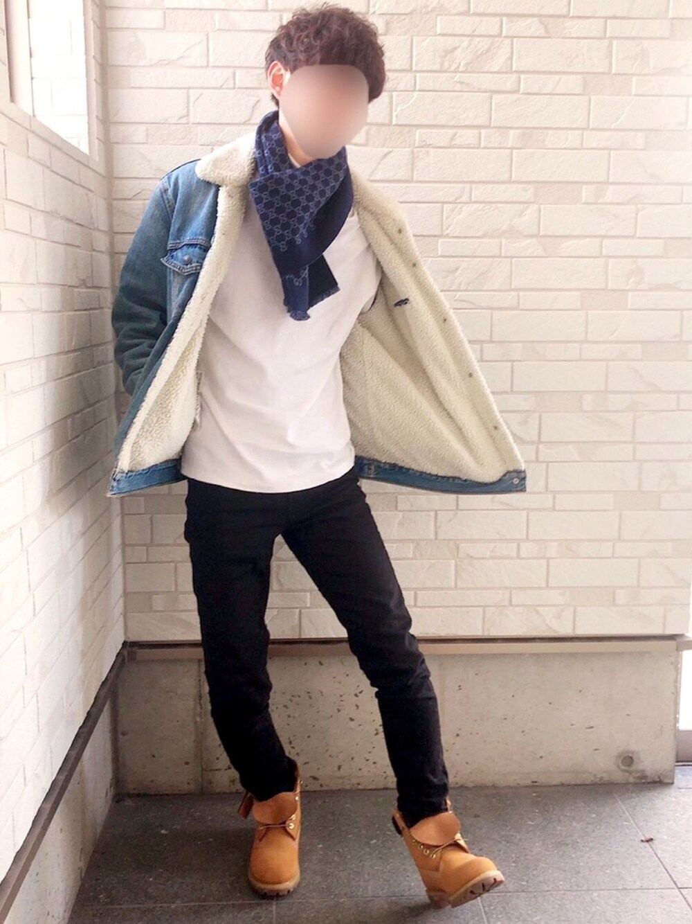 「冬コーデ、UNIQLO、GUCCI、Timberland、Paul Smith」｜「Levi'sのTYPEⅢデニムボアジャケット MUSTARD SHERPA（デニムジャケット、ブルー系）」を使った、iceさん（メンズ・173cm）の冬コーディネートの1枚目の写真