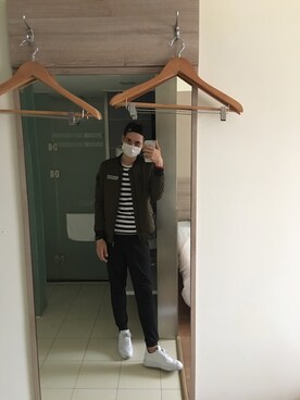 「Nike Air Force 1のアイテム（スニーカー、ホワイト系）」を使った、eyeschaokunさん（メンズ）の秋コーディネート