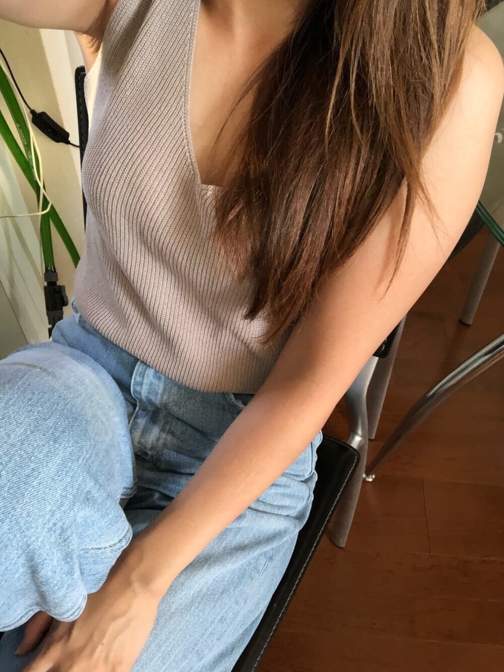 「夏コーデ、花火大会、ベージュ、ハワイアナス、ビーサン、ラフ、ジーパン」｜「JEANASISのアゼウラメニット2P/790996 （サロペット/オーバーオール、ベージュ系）」を使った、zaomomさん（キッズ・155cm）の夏コーディネートの1枚目の写真