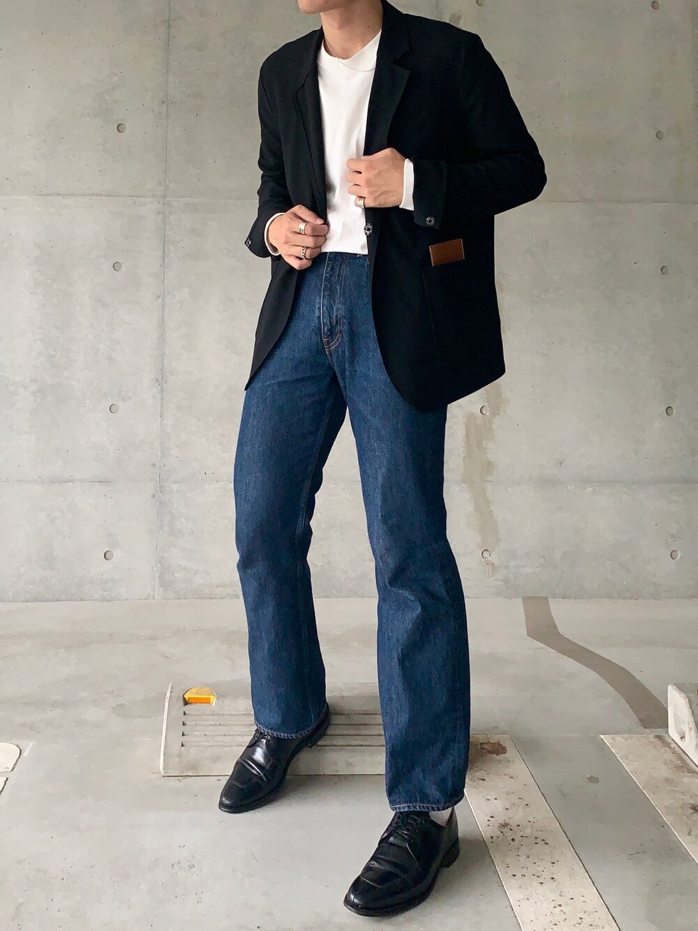「シンプル、秋コーデ、ジャケットスタイル、デニムパンツ、革靴、ラブアンドピース2020、おしゃれさんと繋がりたい、いいね、save、フォローお願いします🤑」｜「AURALEEのアイテム（デニムパンツ、ブルー系）」を使った、Choi さん（メンズ・177cm）の秋コーディネートの1枚目の写真