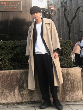 「ISSEY MIYAKE（イッセイミヤケ）のアイテム（トレンチコート）」を使った、Yumaさん（メンズ・182cm）の冬コーディネート