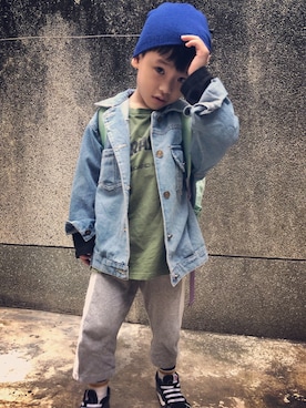 「no brand（ノーブランド）のアイテム（デニムジャケット）」を使った、瑋苓 羅さん（キッズ・120cm）の冬コーディネート