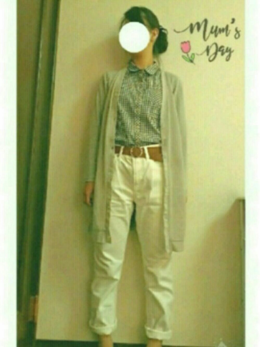「爽やかコーデ、白パンツ、ボーイフレンドデニム、ギンガムチェック、ロングカーディガン、子ども服、ローリーズファーム(LOWRYS FARM)、母の日、ikka、プレゼント」｜「ikkaの綿麻ビンテージバギーパンツ（その他パンツ、グリーン系）」を使った、saaakiさん（レディース・156cm）の春コーディネートの1枚目の写真