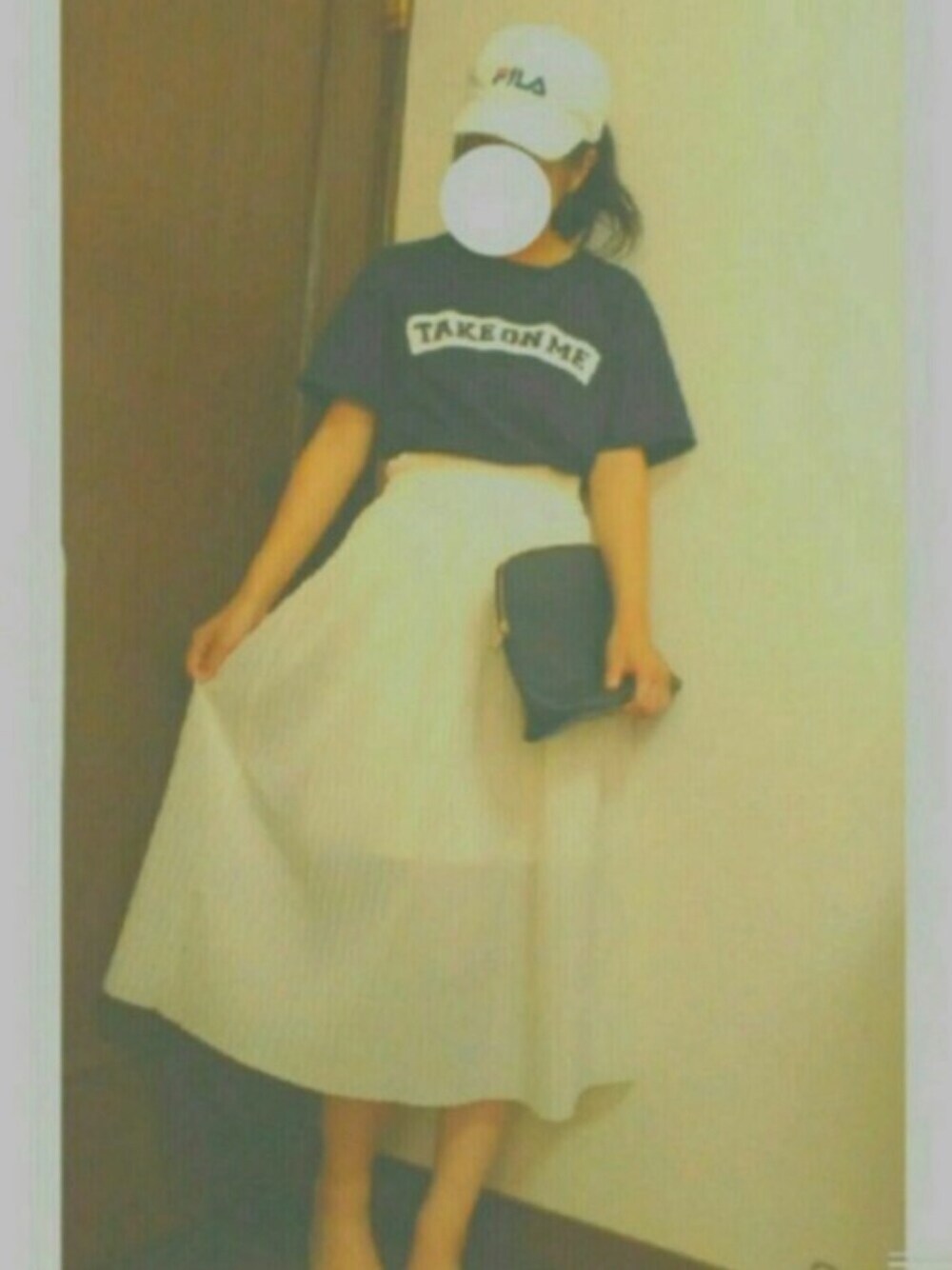 「スポーツミックス、プリーツスカート、Tシャツ、キャップ、クラッチバッグ、カスタネ、WEGO、ローリーズファーム(LOWRYS FARM)、Chereine」｜「LOWRYS FARMのFILA*CAP　713452（キャップ、ホワイト系）」を使った、saaakiさん（レディース・156cm）の夏コーディネートの1枚目の写真