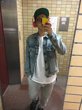 「寒い」｜「アイテム（デニムジャケット）」を使った、degucchanさん（メンズ・174cm）の春コーディネート