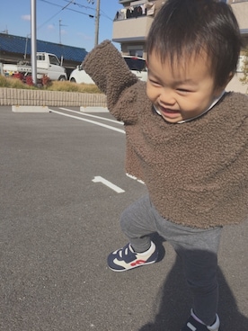 「babygap」｜「アイテム（スウェット）」を使った、hakutoさん（キッズ・80cm）の秋コーディネート