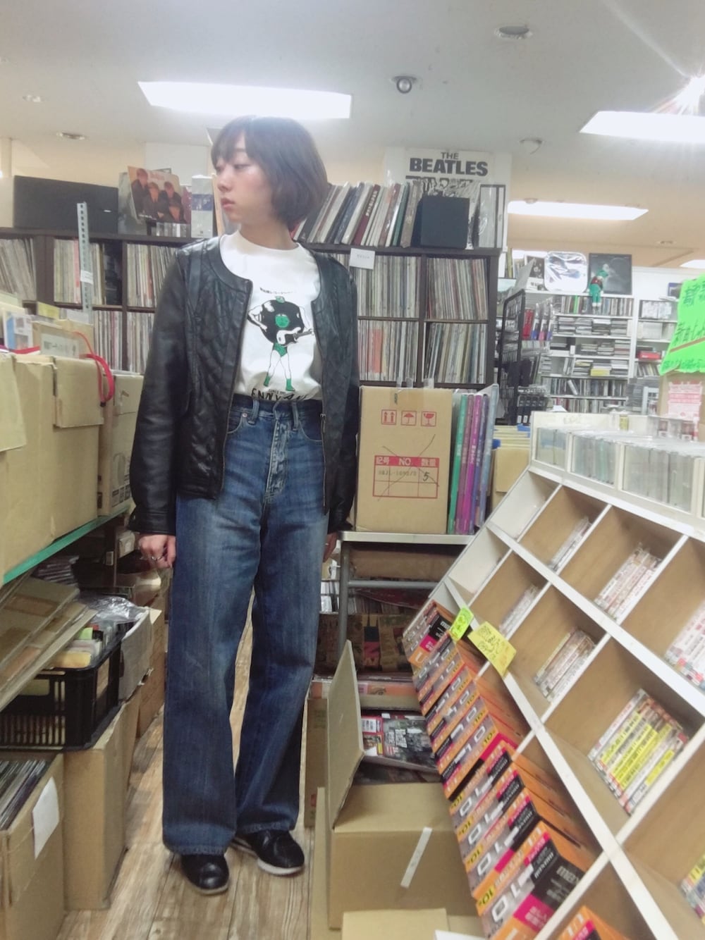 「カジュアル、パンツスタイル、オトナ女子、ラフ、ワイドパンツ、ライダース」｜「JOURNAL STANDARD relumeの12OZデニム ハイウエスト ワイド5ポケットパンツ#（デニムパンツ、ブルー系）」を使った、ねっこさん（レディース・160cm）の冬コーディネートの1枚目の写真