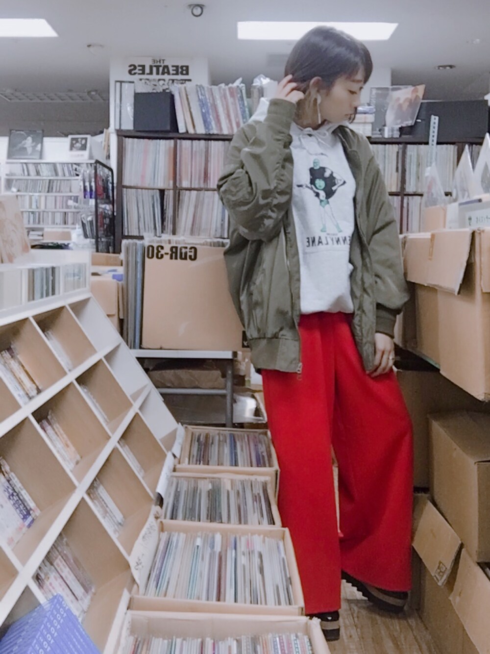 「カジュアルコーデ、春コーデ、ゆるコーデ、ラフ、パーカー」｜「Another EditionのビックMA-1/AEＭBC　BIG MA-1（MA-1、グリーン系）」を使った、ねっこさん（レディース・160cm）の春コーディネートの1枚目の写真