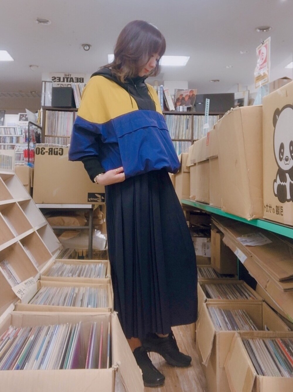 「ZOZO公認ユーザー、秋冬コーデ、大人ガーリー、GU、パーカー、タートルネックニット、スポーツミックス、レコードショップ、レコード女子」｜「Mila Owenのビッグポケットウィンドブレーカー（マウンテンパーカー、その他）」を使った、ねっこさん（レディース・160cm）の秋コーディネートの1枚目の写真