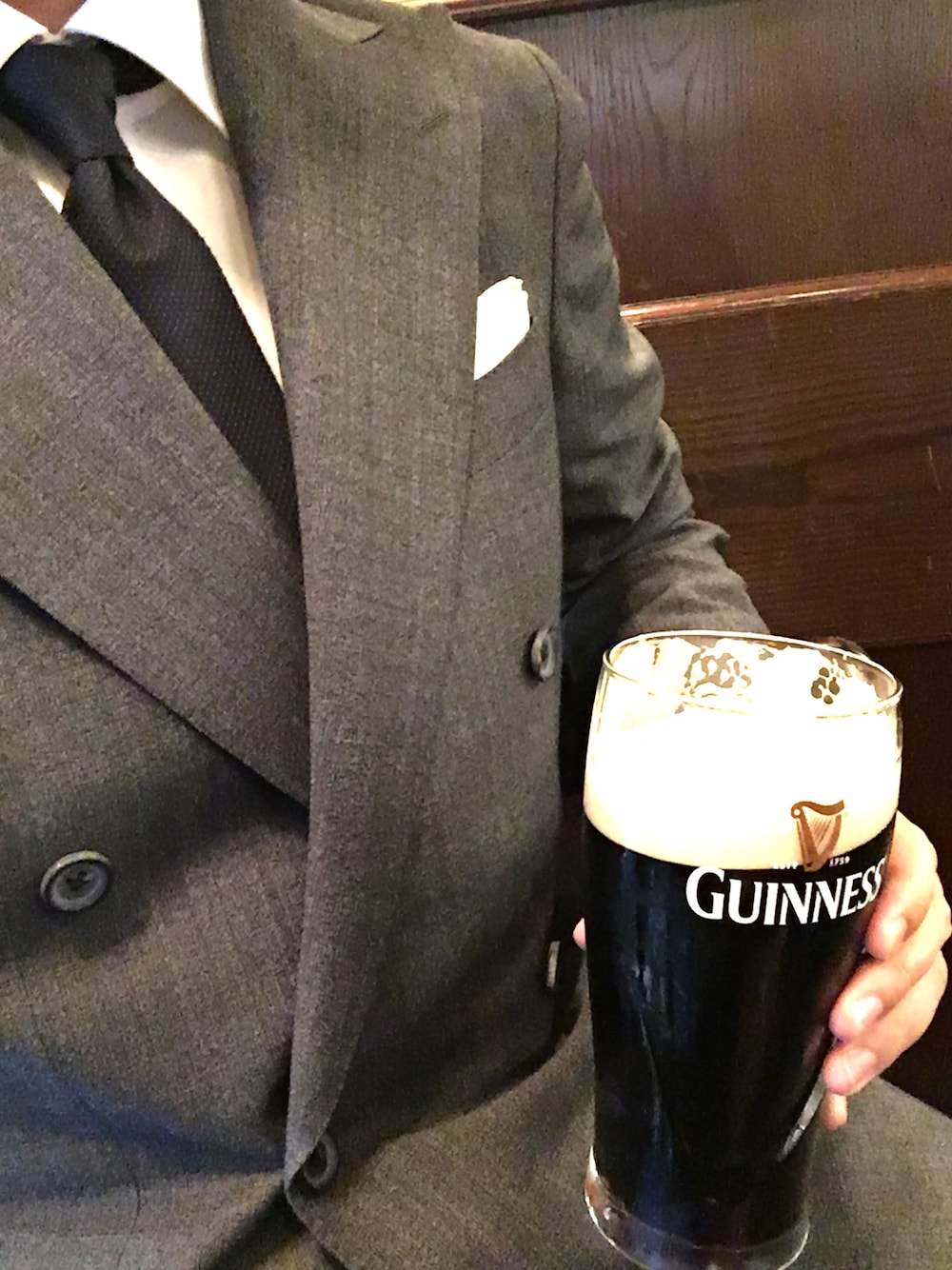 「スーツ、ダブルジャケット、英国紳士、スパイ、トラッド、メガネ男子、キングスマン」｜「ONLYのビジネスシャツ セミワイドカラーワイシャツ 6-0056-06-312（シャツ/ブラウス、ホワイト系）」を使った、Team-NBrさん（メンズ・162cm）の秋コーディネートの1枚目の写真