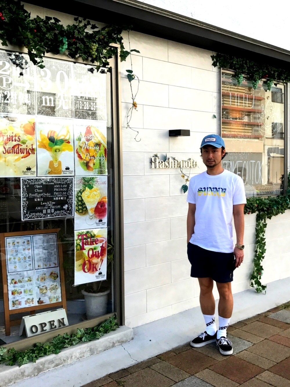 「オトナカジュアル、カジュアルコーデ」｜「Sunny C Siderのアイテム（Tシャツ/カットソー、ホワイト系）」を使った、Seshimo Takayukiさん（メンズ・168cm）の夏コーディネートの1枚目の写真