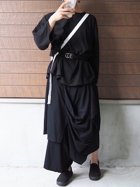 「オールブラックコーデ」｜「アイテム（スリッポン）」を使った、くくさん（メンズ・173cm）の夏コーディネート