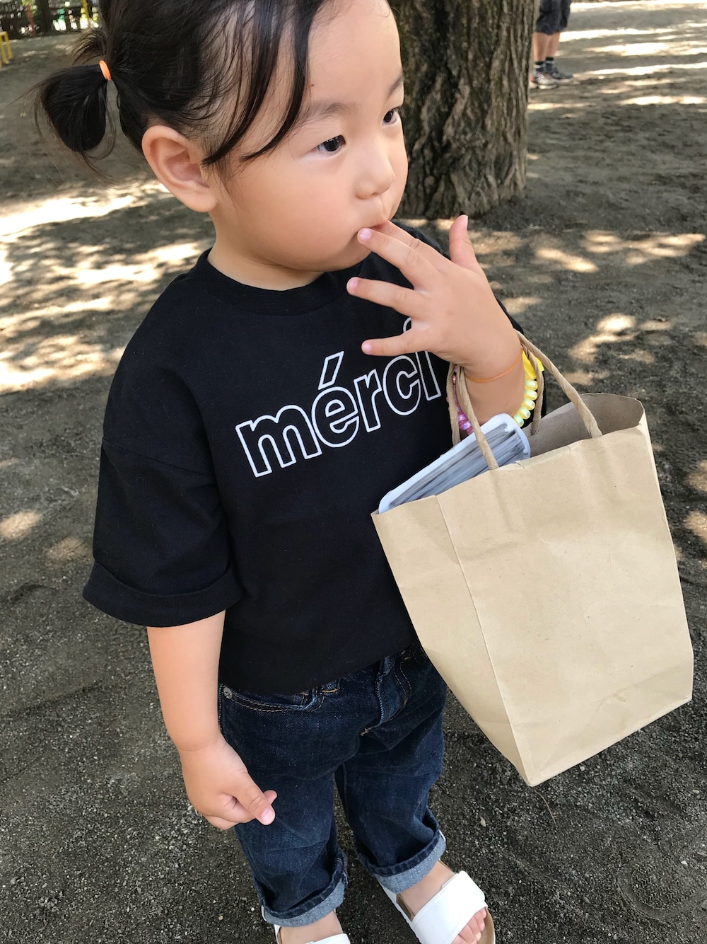 「妹ちゃん、シンプルコーデ、クロT、ワイドパンツ」｜「petit mainのｍｅｒｃｉ 半袖Tシャツ（Tシャツ/カットソー、ブラック系）」を使った、yu_chan0808さん（レディース・163cm）の夏コーディネートの1枚目の写真