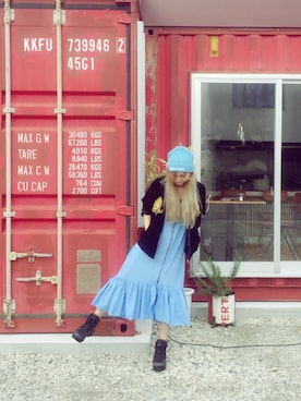 「Marc by Marc Jacobs（マークバイマークジェイコブス）のアイテム（スニーカー）」を使った、マキセイズミさん（レディース・168cm）の春コーディネート