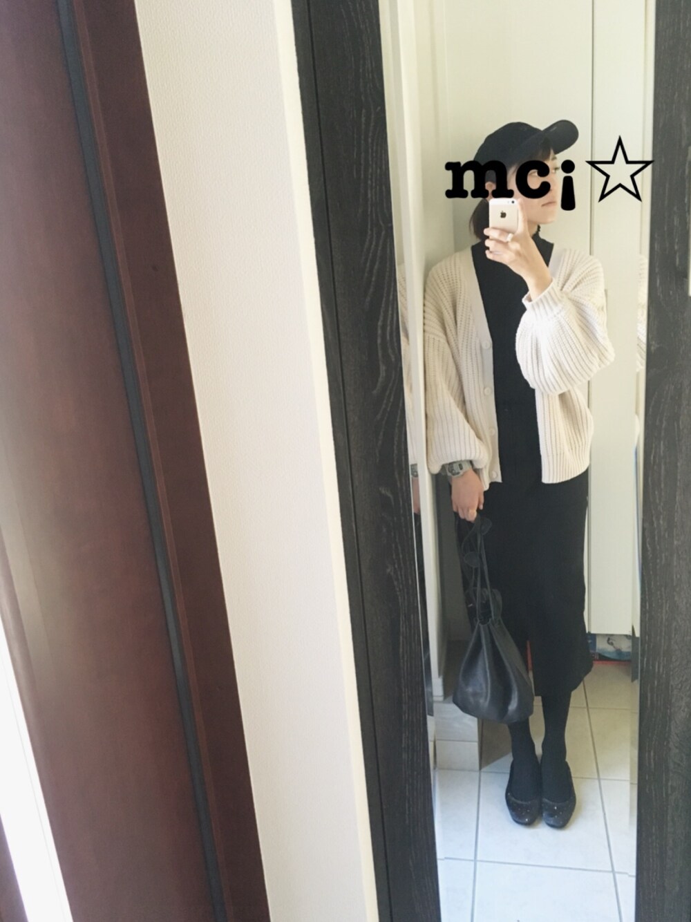 「select MOCAのスクエアベルト付きオーバーシルエットVネックニットカーディガン（カーディガン/ボレロ、ホワイト系）」を使った、mc¡☆さん（レディース・163cm）の冬コーディネートの1枚目の写真