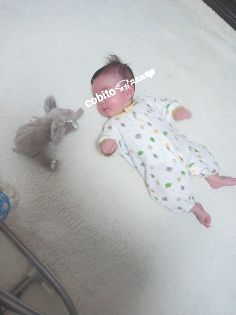 「おとこのこ、男の子、ベビーコーデ、3カ月、０歳、kids、kidsfashion」｜「不明のアイテム（ロンパース、ホワイト系）」を使った、cobito_chan𓃟ﻌﻌﻌ❤︎さん（キッズ・70cm）の冬コーディネートの1枚目の写真