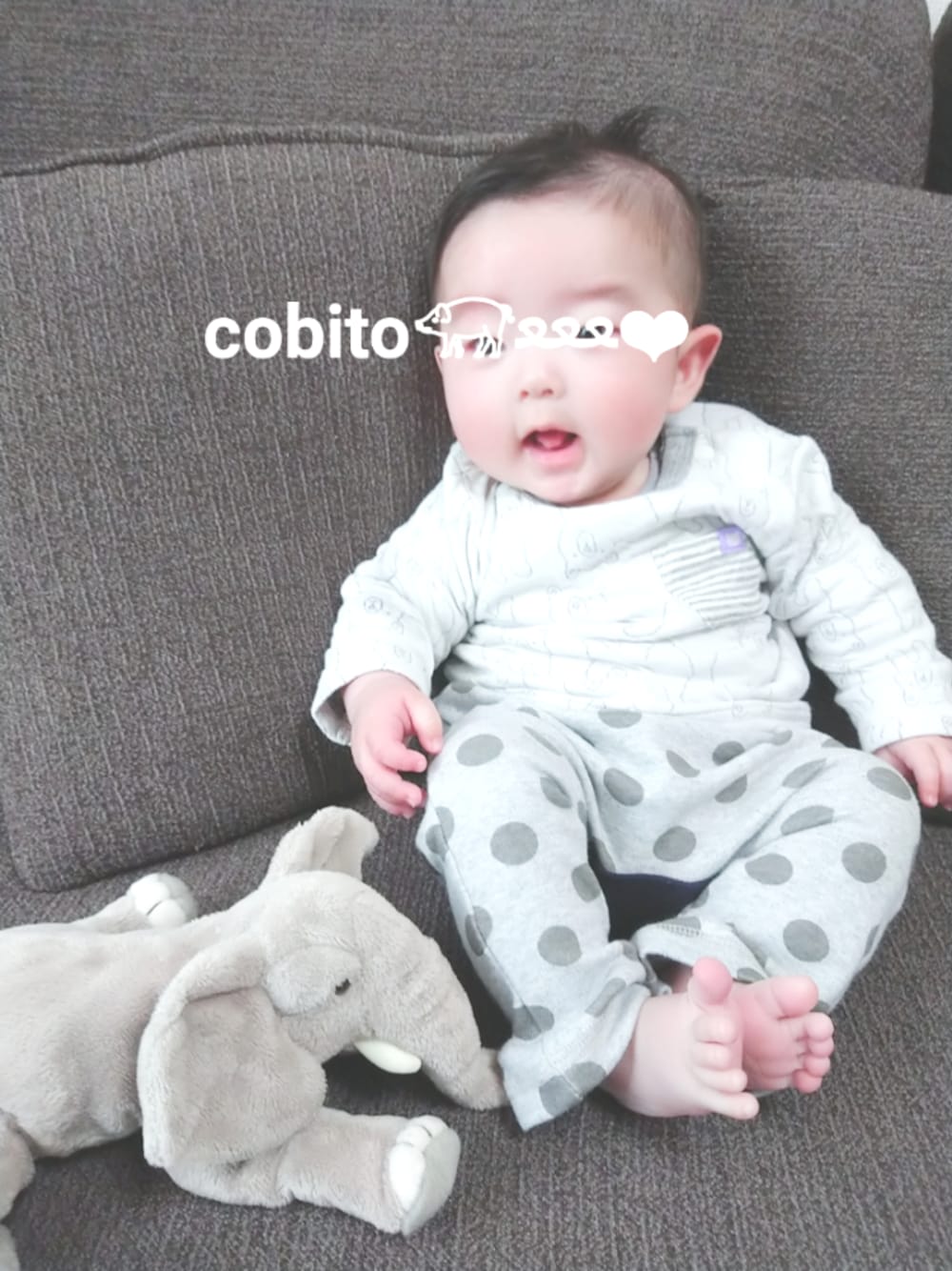 「男の子、おとこのこ、ベビーコーデ、０歳、4ヶ月、kids、kidsfashion」｜「西松屋のアイテム（スウェット、ホワイト系）」を使った、cobito_chan𓃟ﻌﻌﻌ❤︎さん（キッズ・70cm）の冬コーディネートの1枚目の写真