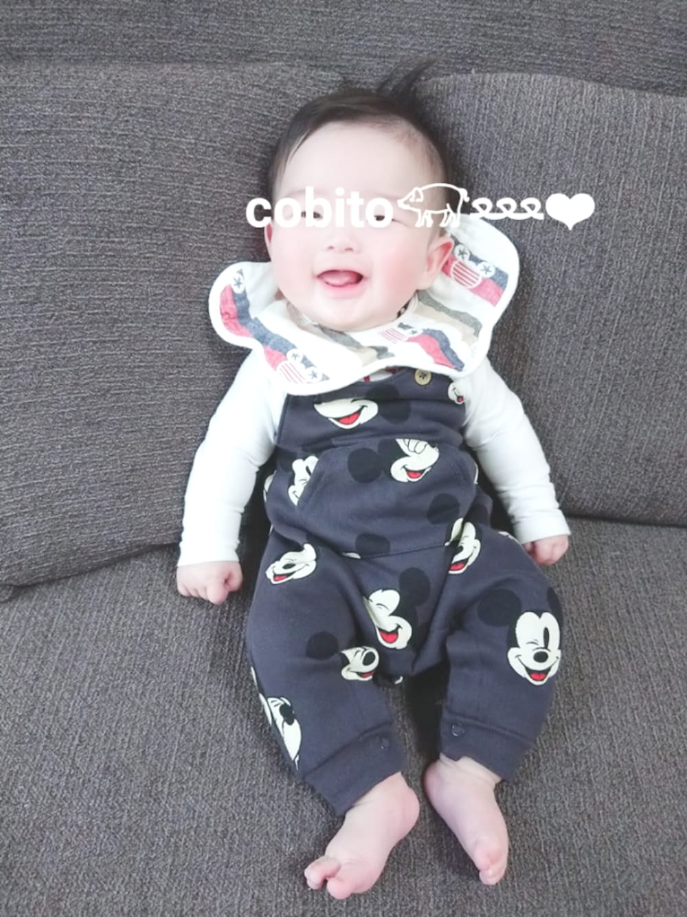 「男の子、おとこのこ、ベビーコーデ、4カ月、０歳、ミッキー、mickey、kids、kidsfashion」｜「韓国ブランドのアイテム（スタイ/よだれかけ、ホワイト系）」を使った、cobito_chan𓃟ﻌﻌﻌ❤︎さん（キッズ・70cm）の冬コーディネートの1枚目の写真