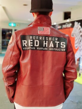 「レッド」｜「アイテム（ライダースジャケット）」を使った、TAKUYAさん（メンズ・172cm）の秋コーディネート