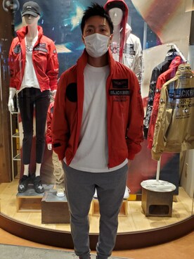 「アイテム（ミリタリージャケット、レッド系）」を使った、TAKUYAさん（メンズ・172cm）の冬コーディネート