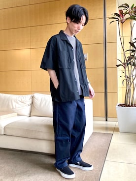 「BEAMS」｜「アイテム（スリッポン）」を使った、TAMBATA NAOTOさん（メンズ・171cm）の春コーディネート