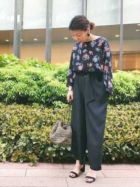 「アイテム（サンダル、ブルー系）」を使った、髙見さん（レディース・160cm）の春コーディネート