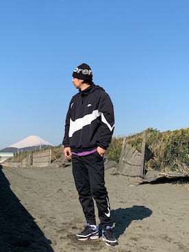 「海」｜「アイテム（ナイロンジャケット）」を使った、KOUさん（メンズ・177cm）の春コーディネート