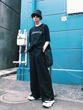 「DISCOVERED（ディスカバード）のアイテム（トップス）」を使った、KULO さん（メンズ・180cm）の春コーディネート