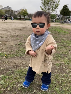 「アイテム（スタイ/よだれかけ、グレー系）」を使った、chiyori421さん（キッズ・70cm）の春コーディネート