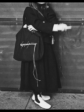 「Yohji Yamamoto（ヨウジヤマモト）のアイテム（ショルダーバッグ）」を使った、WhoseRosebudさん（レディース・158cm）の冬コーディネート