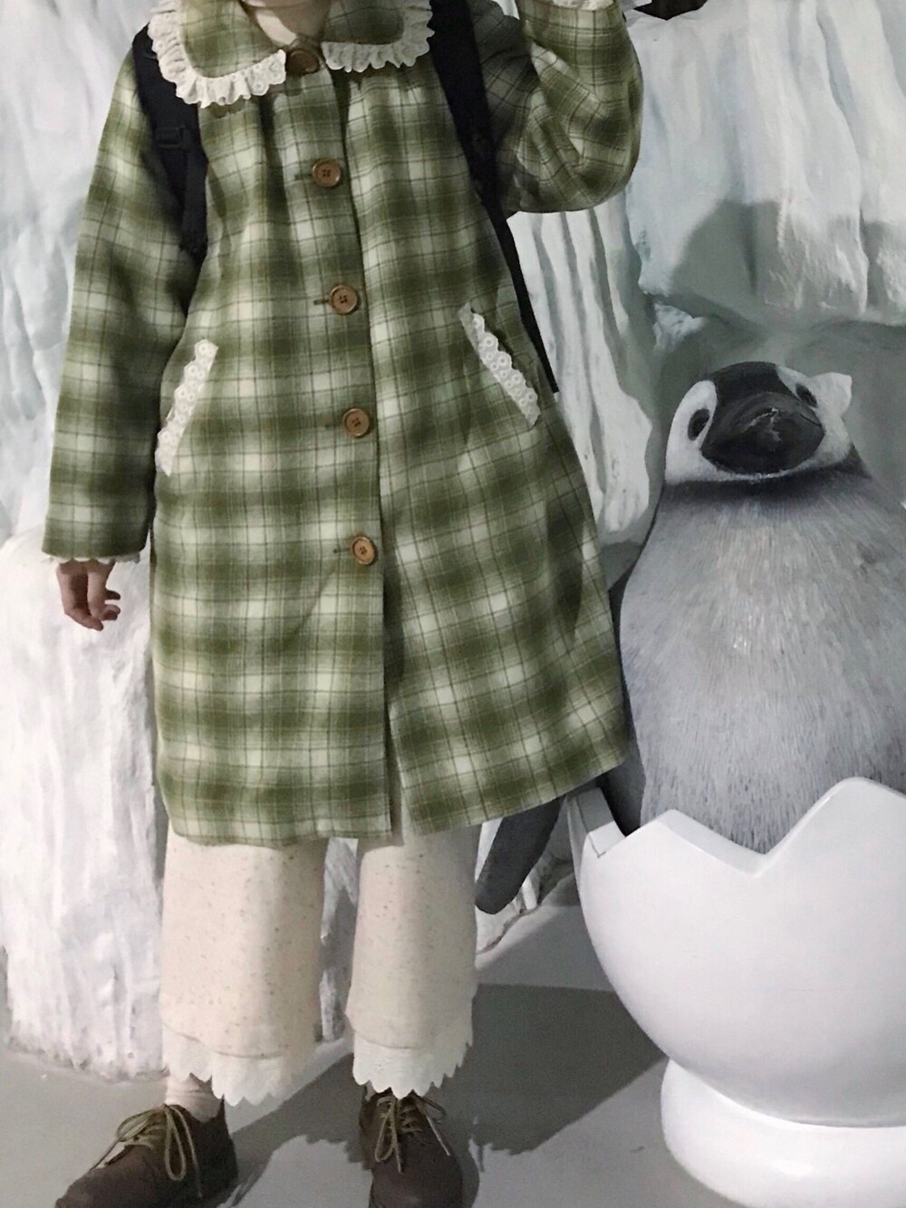 「七月のアイテム（ダッフルコート、グリーン系）」を使った、川岛森田さん（キッズ・158cm）の春コーディネートの1枚目の写真