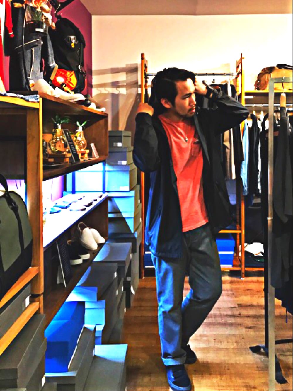 「阪急メンズ大阪、5F SOHGU. old&new store、Enharmonic TAVERN、WRAPINKNOT、Gypsy&sons 、kiit、Ｄr.Franken、bukht、rains」｜「RAINSの＜RAINS＞ JACKET/アウター◆（マウンテンパーカー、ブラック系）」を使った、KEISUKE さん（メンズ・174cm）の夏コーディネートの1枚目の写真