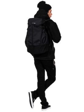 「８(eight)（エイト）のレザー ブレスレット 革 皮 バングル（バングル/リストバンド）」を使った、8(eight)さん（メンズ・175cm）の冬コーディネート