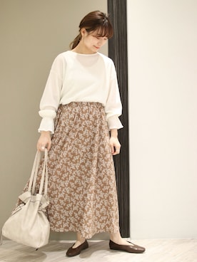 「URBAN RESEARCH DOORS（アーバンリサーチドアーズ）の小花柄ギャザーフレアスカート（スカート）」を使った、anzuさん（レディース・158cm）の春コーディネート