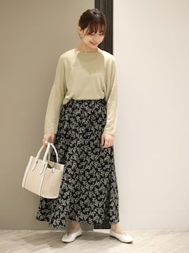 「URBAN RESEARCH DOORS（アーバンリサーチドアーズ）の小花柄ギャザーフレアスカート（スカート）」を使った、anzuさん（レディース・158cm）の春コーディネート