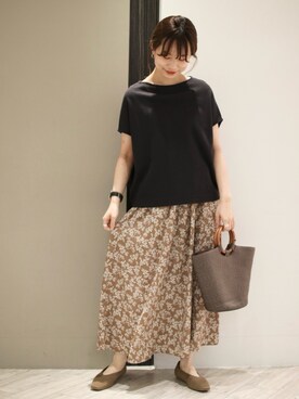 「URBAN RESEARCH DOORS（アーバンリサーチドアーズ）の小花柄ギャザーフレアスカート（スカート）」を使った、anzuさん（レディース・158cm）の夏コーディネート