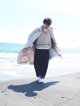 「海」｜「アイテム（トレンチコート）」を使った、まさひこさん（メンズ・174cm）の秋コーディネート